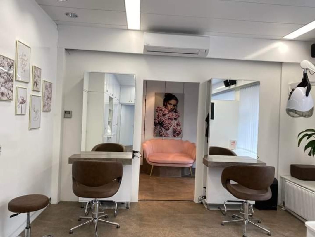 Hair Atelier Arbeitsplätze